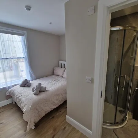 Gasthof Corner House - Seven Bedroom House *